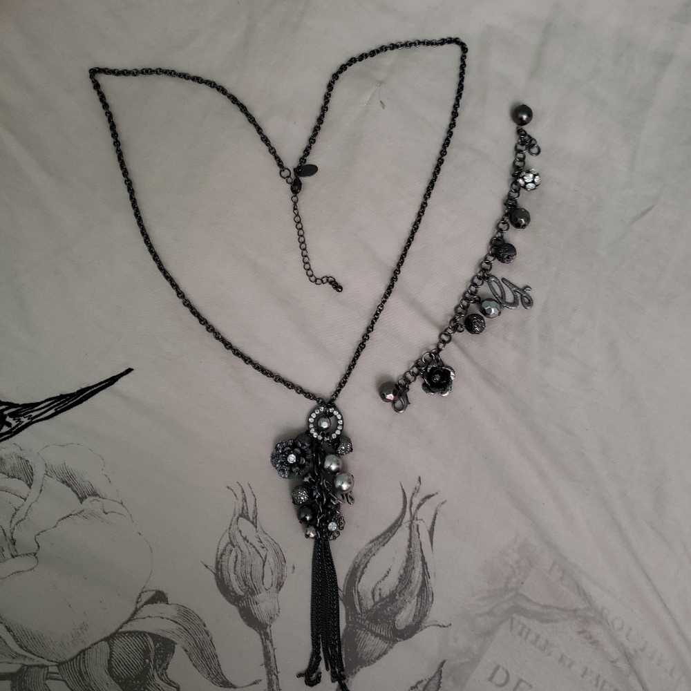 Jewelry - Picture 1 of 3